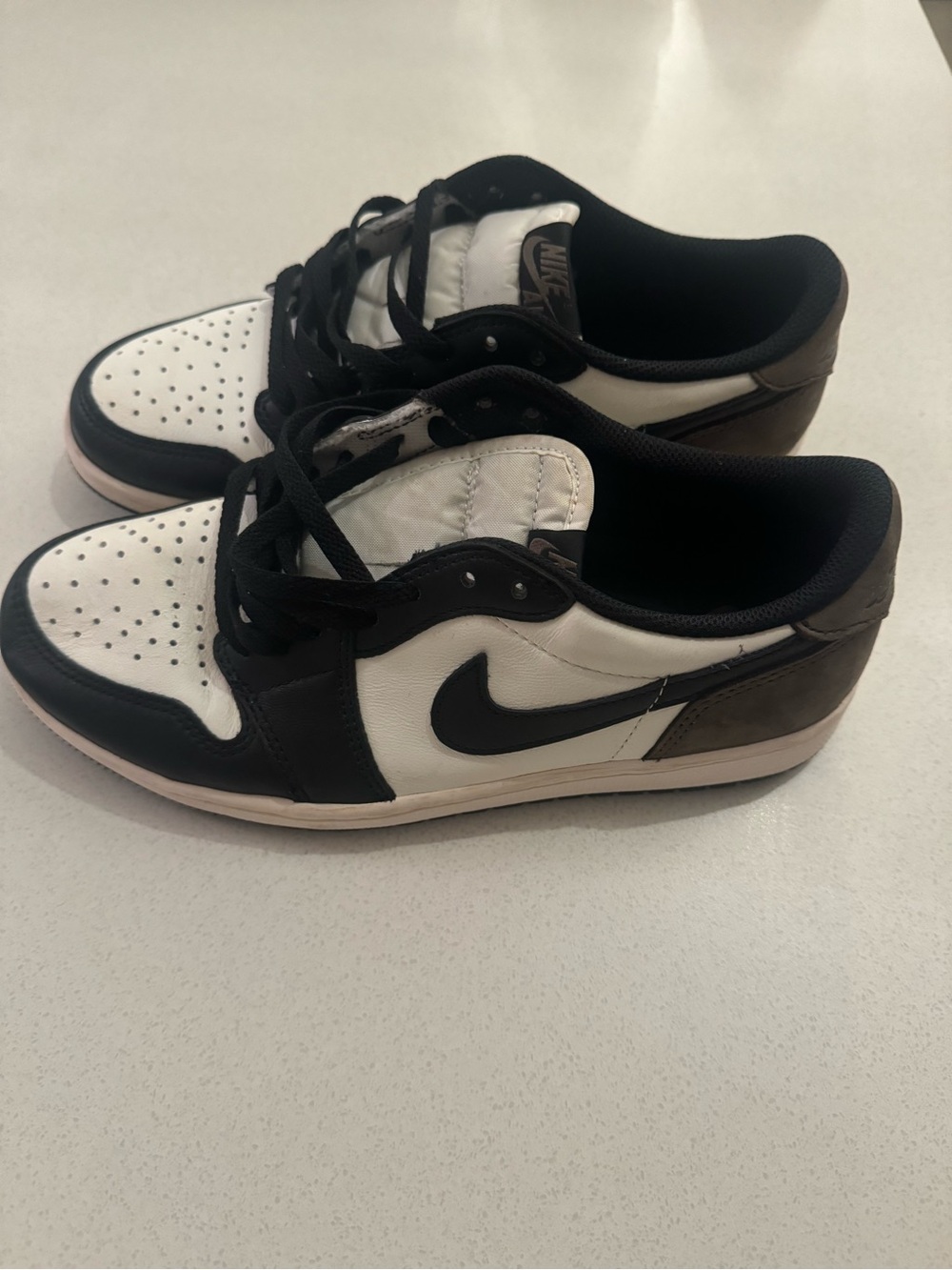 Nike Men’s Low-Top Sneakers - Black & White